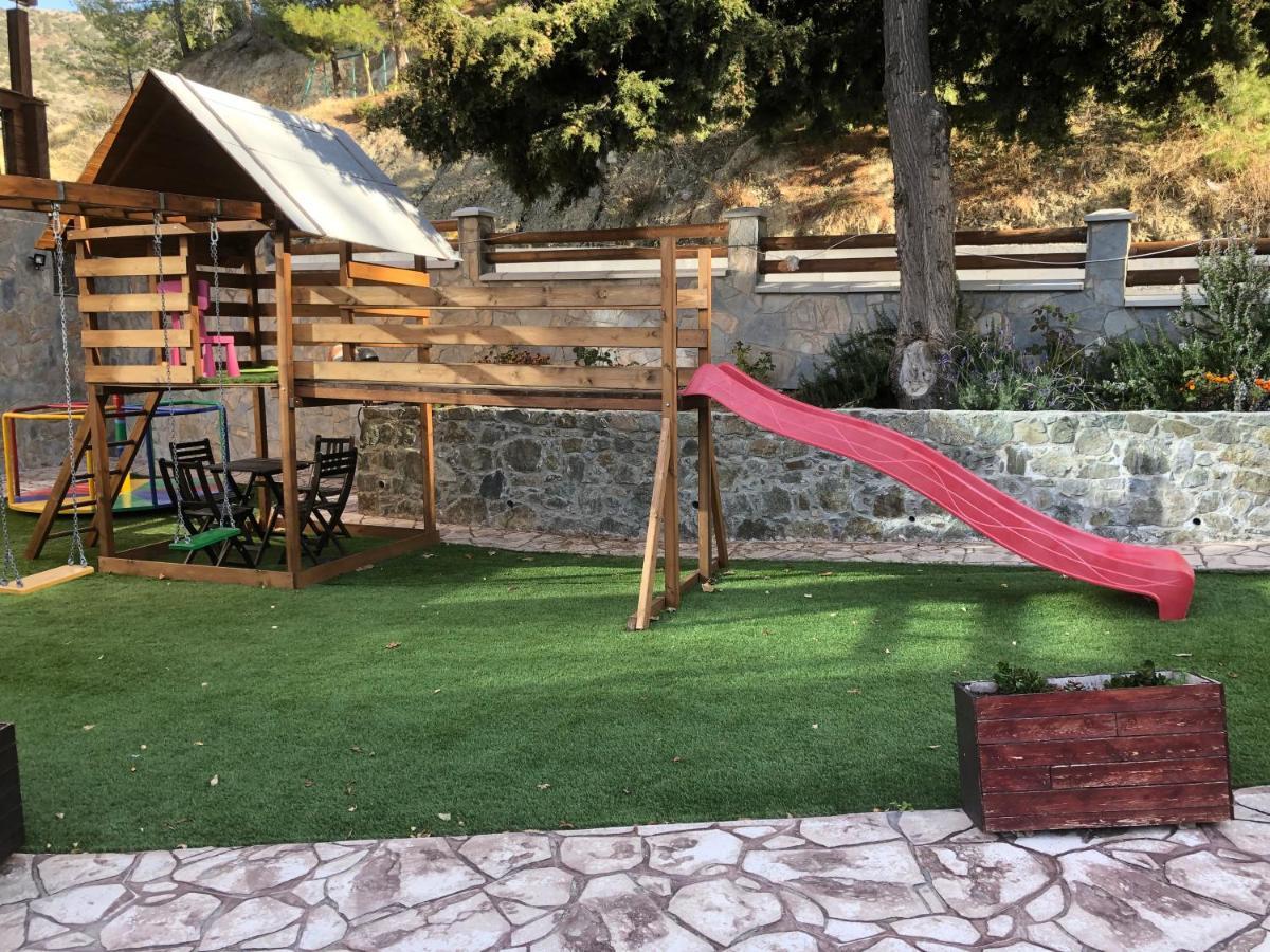 Diamond Stone Wooden Guest House Chandria Esterno foto
