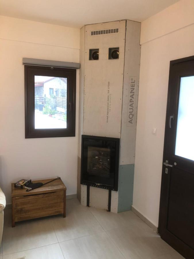 Diamond Stone Wooden Guest House Chandria Esterno foto