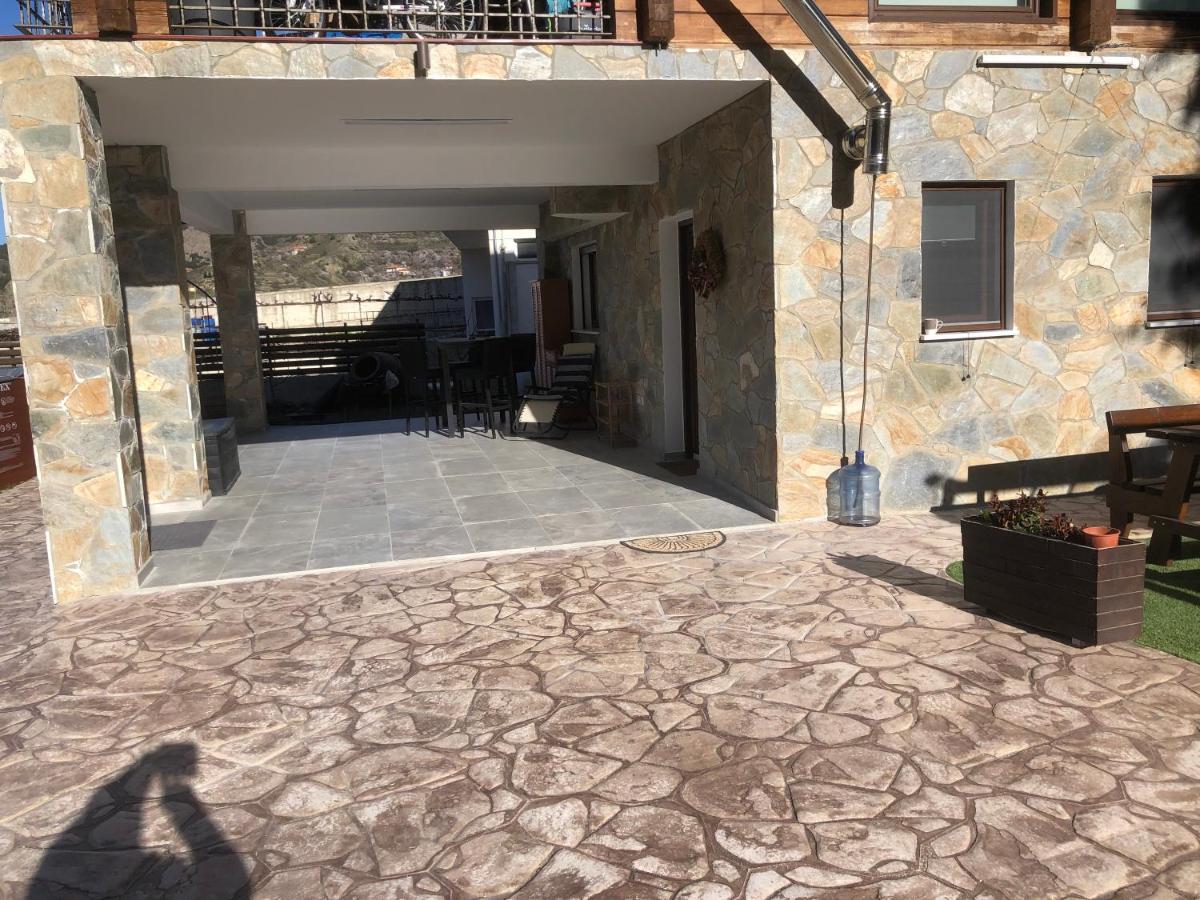 Diamond Stone Wooden Guest House Chandria Esterno foto