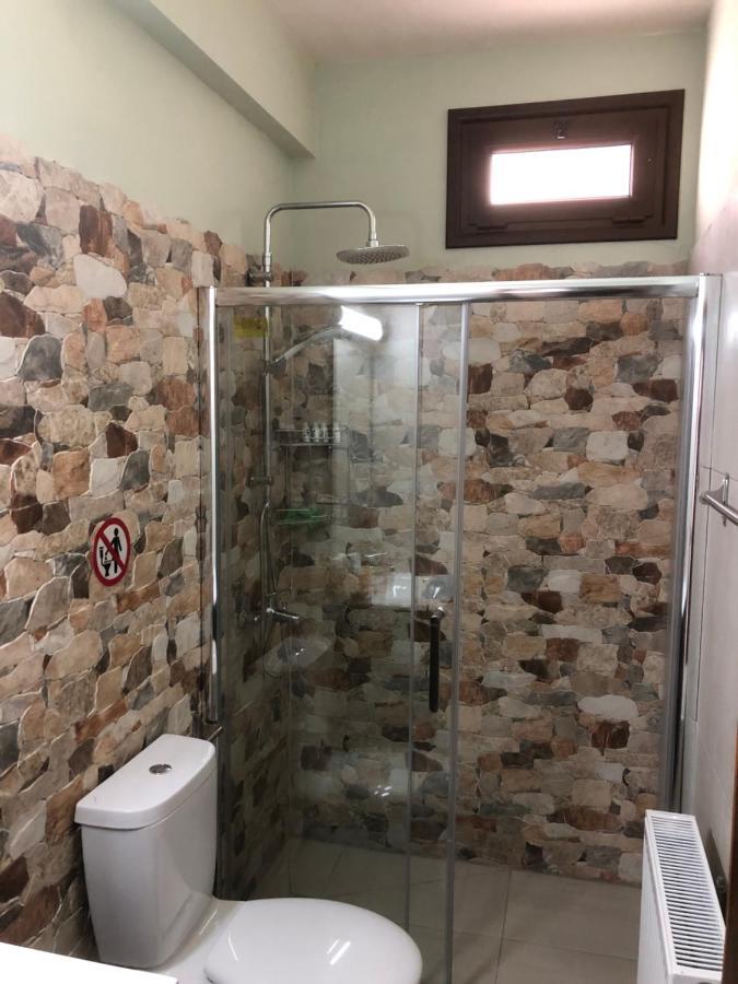 Diamond Stone Wooden Guest House Chandria Esterno foto