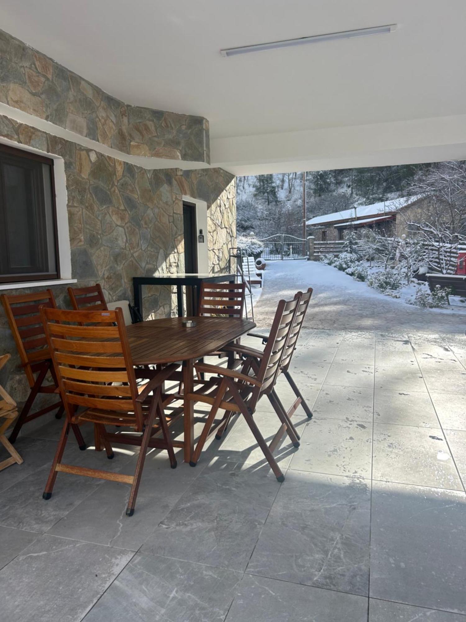 Diamond Stone Wooden Guest House Chandria Esterno foto