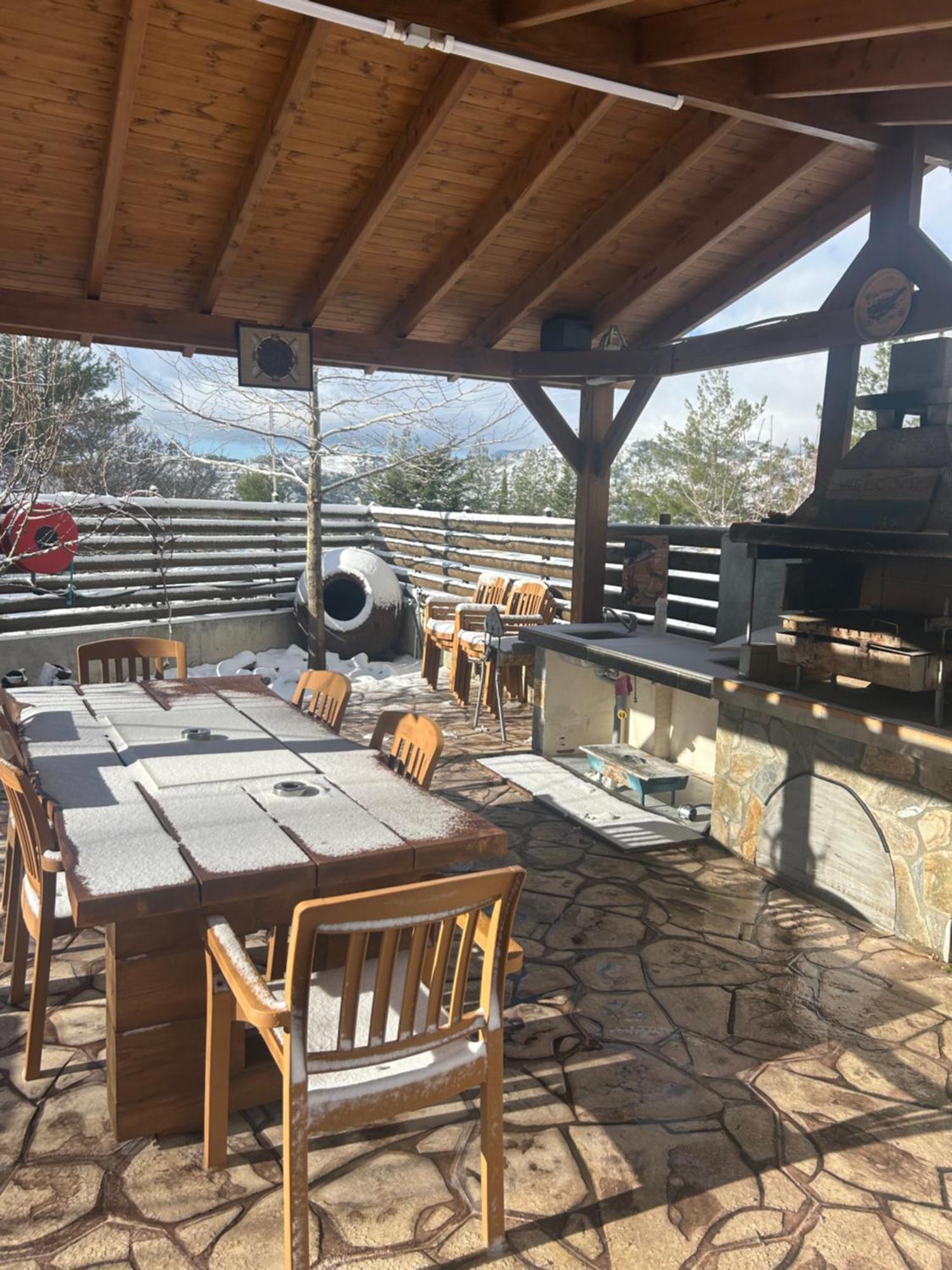 Diamond Stone Wooden Guest House Chandria Esterno foto